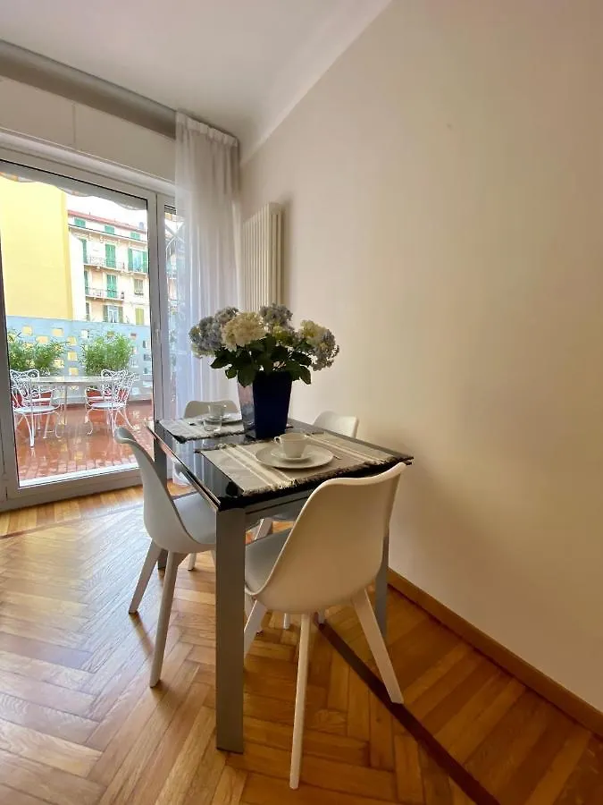 Mombello Loft San Remo 0*,  Italie